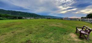 Hillside Retreat in Gated Community Close to Beach