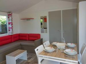 Campings Camping Les Perouses : photos des chambres