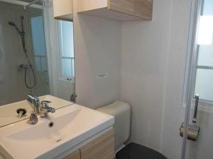 Campings Camping Les Perouses : photos des chambres