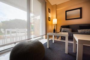 Garden-view apartment, Marousi