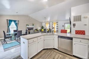 Richmond Home with Pool, 5 Mi to Downtown!