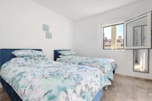 Luxury modern beachfront 3 bed gated community townhouse with pool, sun terrace, sea views close toamenities
