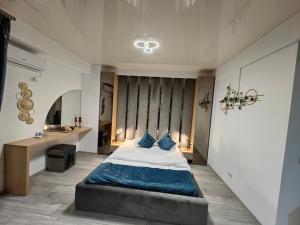 ELLA by Complex Almar Luxury