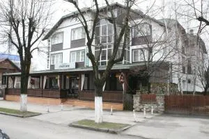 蒙大拿州派森尼旅馆 - 阿尔杰什河畔库尔泰亚