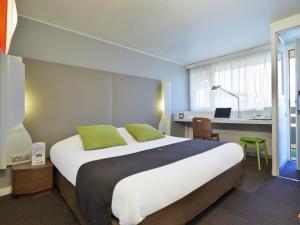 Hotels Campanile Hotel Senlis : Chambre Double