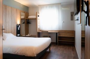 Hotels B&B HOTEL Pau Lescar : photos des chambres