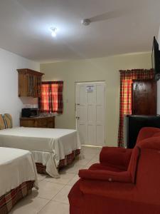 Comfy Stay in Jamaica -Enjoy 7 Miles of White Sand Beach! villa