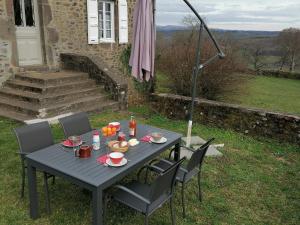 Maisons de vacances Gite du Bosquet Pays de Salers Cantal : photos des chambres