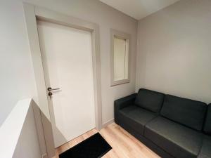 Ruim app. met grote garage