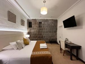 Katari at Plaza de Armas Cusco