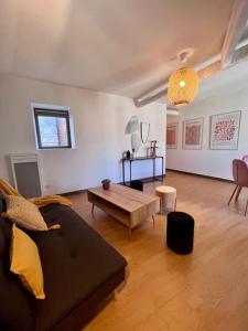 Appartements Casa Carnot - Joli, Paisible & Central T2 - 2 Personnes - Hyper Centre Brive : photos des chambres