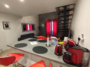 Appartements Duplex Autonome Cosy a Roissy en France : photos des chambres