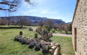 Maisons de vacances Amazing home in Eyzahut with WiFi and 1 Bedrooms : photos des chambres