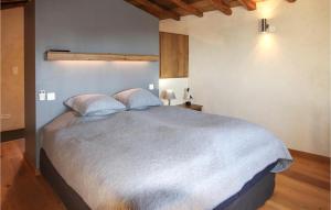 Maisons de vacances Amazing home in Eyzahut with WiFi and 1 Bedrooms : photos des chambres