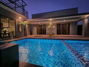 The Luxury Villa -Private Pool- - 巴东马士力