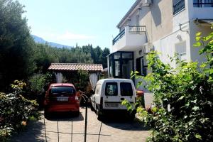 Apartments with a parking space Tucepi, Makarska - 20891