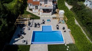 Luxury villa with a swimming pool Plano, Trogir - 20902