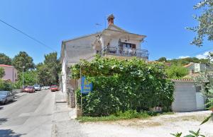 Apartments with parking space Pula - 20815