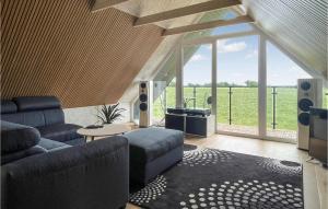 Amazing Apartment In Østermarie