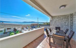 5 Bedroom Amazing Home In Drvenik Mali