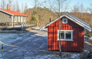 Cozy Home In Torup With Kitchen