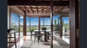 Eastern Rise-Unique Artisan home Byron Hinterland - Huonbrook