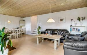 Amazing Home In Børkop With Wifi