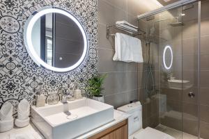 Phòng Deluxe giường đôi có cửa sổ (Deluxe Double Room With Window)
