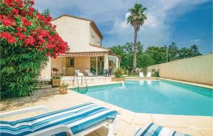 Maisons de vacances Awesome Home In Milhaud With 4 Bedrooms, Wifi And Swimming Pool : photos des chambres