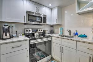 Cozy Siesta Key Dream Inn Rental Less Than half Mi to Beach