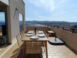 Appartements Appartement Le Lavandou, 4 pieces, 6 personnes - FR-1-713-75 : photos des chambres