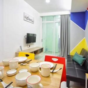 reSTARY - SuperHero, Sutera Avenue Infinity Pool - Imago Opposite - KK City- 4BR,12Pax 来沙旅 英雄主题公寓 - 无边际日落海景泳池 - Imago商场对面 - KK市中心 - 4房12人