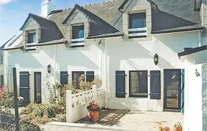 Lovely Home In Cadouarn With Wifi - Sulniac