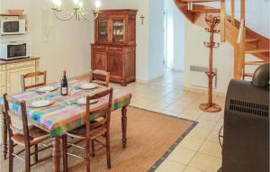 Lovely Home In Cadouarn With Wifi