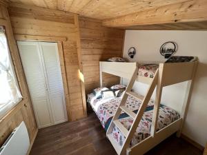 Chalets Chalet Les Angles, 5 pieces, 8 personnes - FR-1-593-84 : photos des chambres