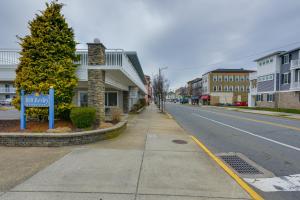 obrázek - Ocean City Condo with Pool Walk to Boardwalk!