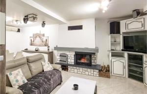 Awesome Home In La Londe Les Maures