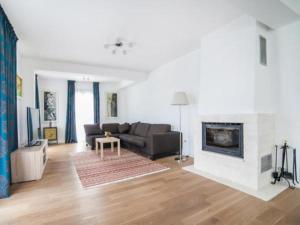 Three-Bedroom Apartment with Balcony and Sea View room in Apartments My Przno