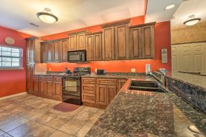 Spacious Branson Condo on Table Rock Lake!