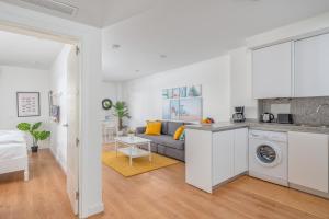 Central couples getaway by Costarentals - Ref 155