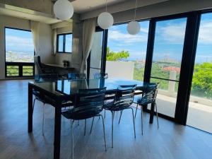 CONDOMINIUM 紅-BIN-