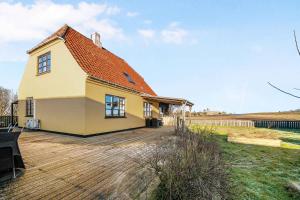 Lovely Spacious Holiday Home On Bornholm
