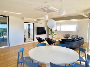 CONDOMINIUM 紅-BIN-