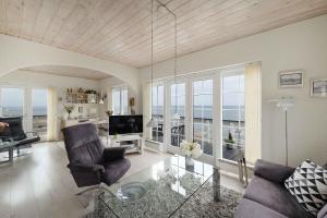 Holiday Apartment With Sea View On The Cliffs