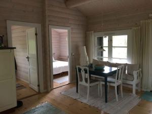 Log House Near A Child-Friendly Sandy Beach