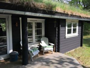 Log House Near A Child-Friendly Sandy Beach