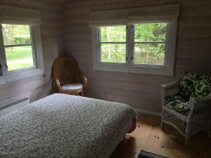 Log House Near A Child-Friendly Sandy Beach