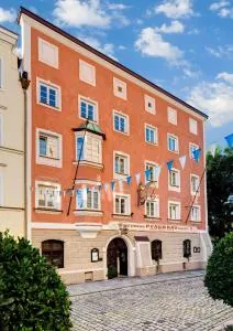 Altstadt- und Businesshotel Pfaubräu - Brauereigasthof - Frühstücksbuffet - kostenfreie Radgarage - Hunde willkommen - Palling