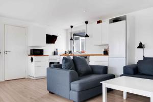 Amazing Holiday Home With View At The Water