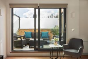 Hammersmith Mews by Viridian Apartments